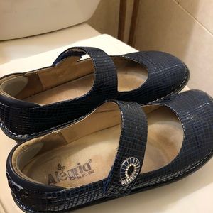 Alegria shoes size 39